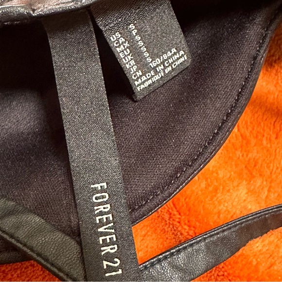 FOREVER 21 Bedazzled black cropped tanktop S - Picture 3 of 4